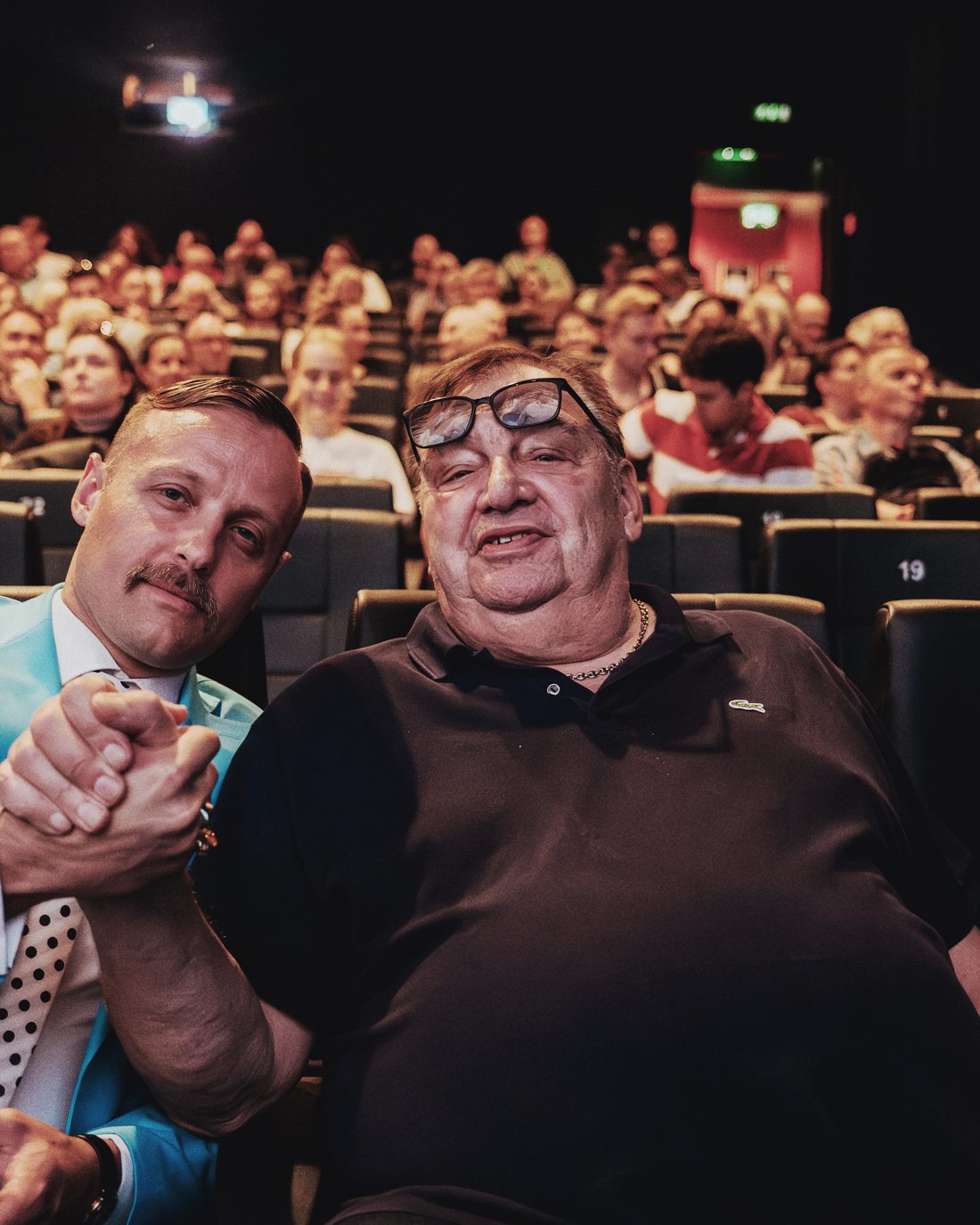 Axel Mitbauer und Antonio La Regina im Kinosaal